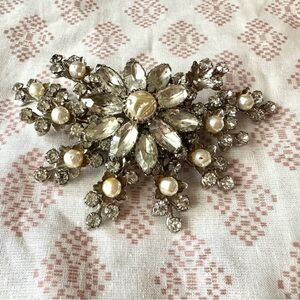 Rare Judy Lee Vintage Flower Rhinestone and Faux Pearl Brooch Pin